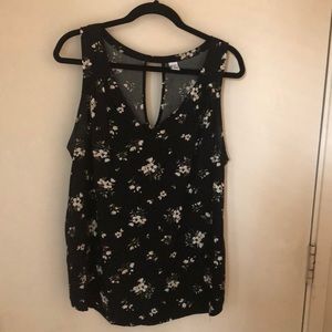 Women’s tank with key hole back